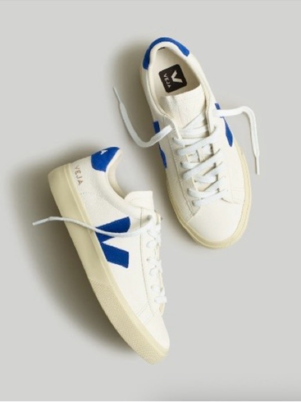 Veja Campo Blue and White Leather Sneakers in Leather Extra White Paros
